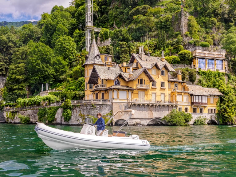 Motorboat hire in Como (City) - Marino Gabry 550