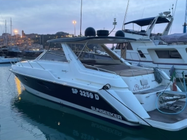 Charter a Sunseeker Camargue 46 in Cefalù on Samboat