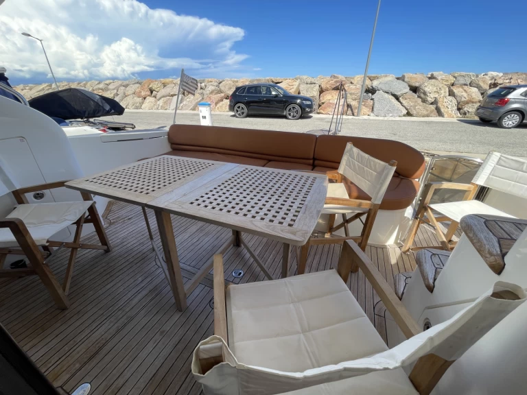 Hire Luxury Yacht Princess with a boat licence