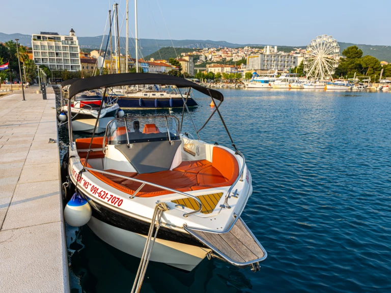 Charter a Okiboats Barracuda 545 Open in Crikvenica on Samboat