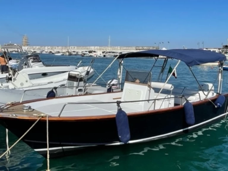 Motorboat hire in Giardini-Naxos - Lancia Why Not?