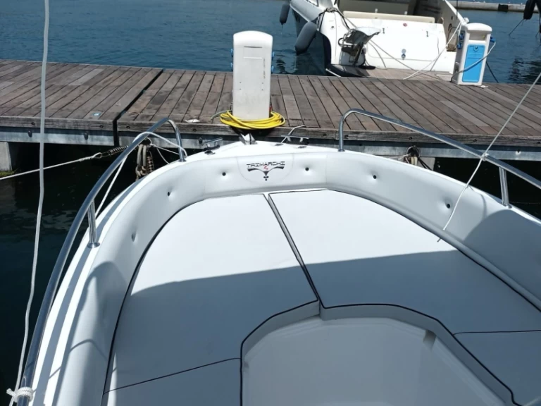 Hire Motorboat with or without skipper Trimarchi Porto Mirabello