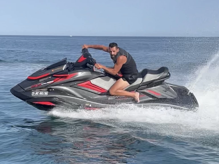 Hire a Yamaha fx svho turvo Puerto Banús