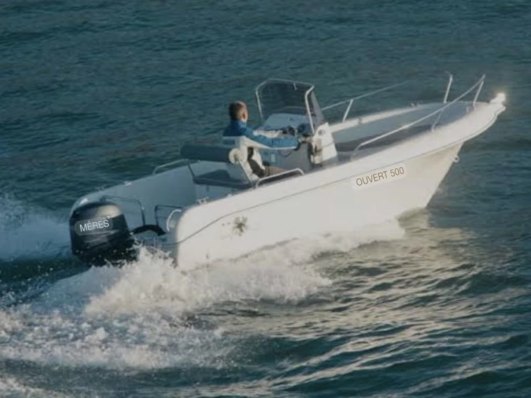 Hire Motorboat Pacific Craft with a boat licence