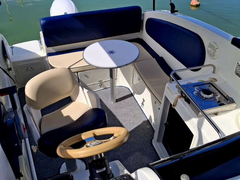 Yacht hire La Spezia cheap Syros 190