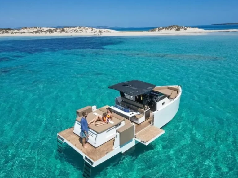 Hire Motorboat De Antonio D33 Open with a boat licence