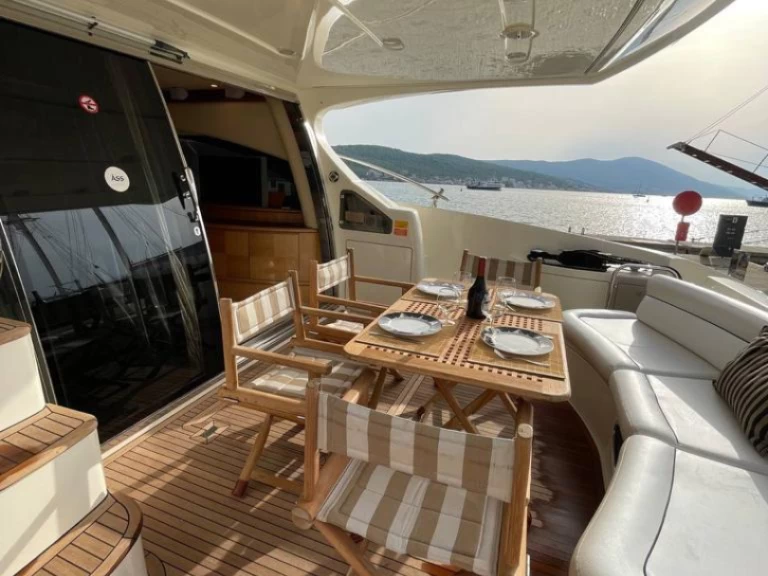 Hire a Azimut Azimut 62 Fly Tivat