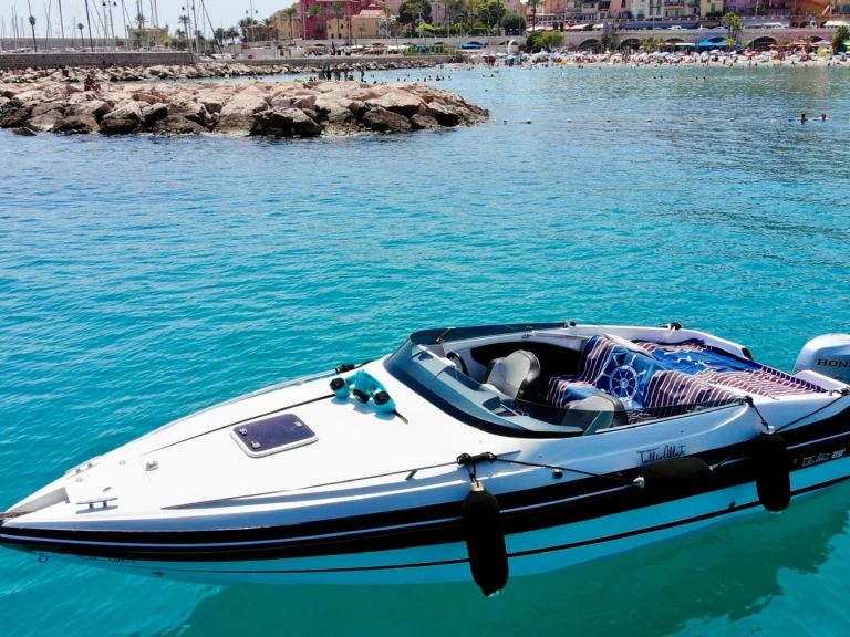 Motorboat hire in Menton - Tullio-Abbate Mito 23