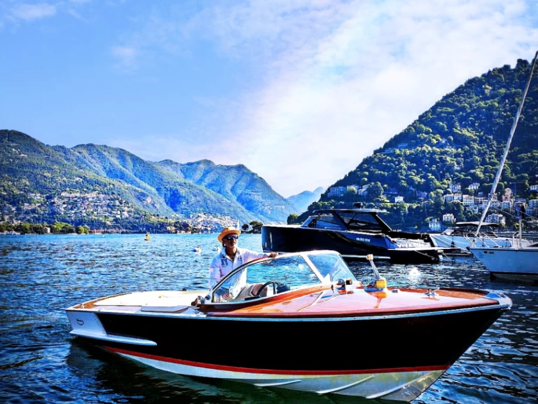 Yacht charter Como (City) - Colombo Super Indios  on SamBoat