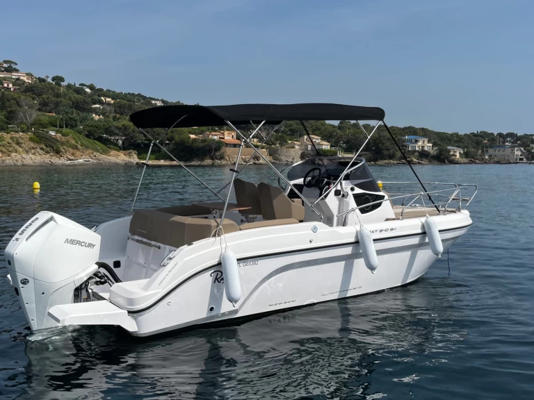 Yacht hire Saint-Raphaël cheap Next 240 Sh