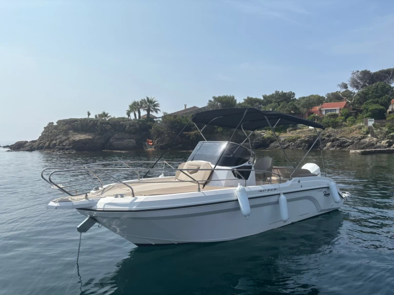 Motorboat hire in Saint-Raphaël - Ranieri Next 240 Sh