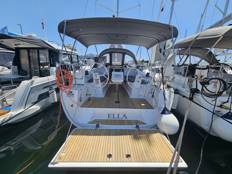 Sailboat to hire Biograd na Moru at the best price