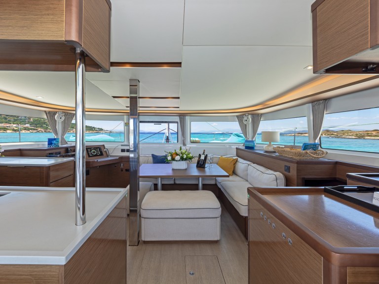 Catamaran to hire Alimos at the best price