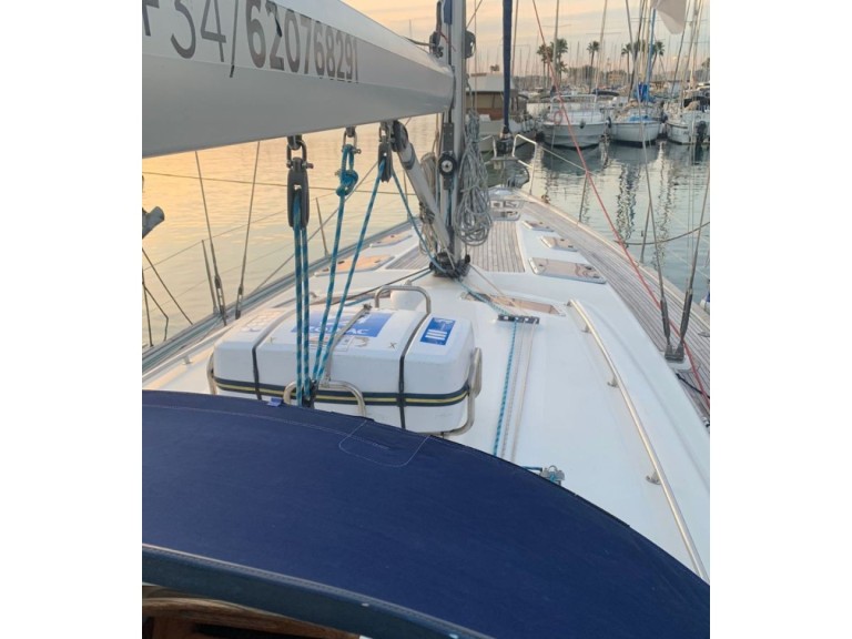 Hire Sailboat Bavaria with a boat licence