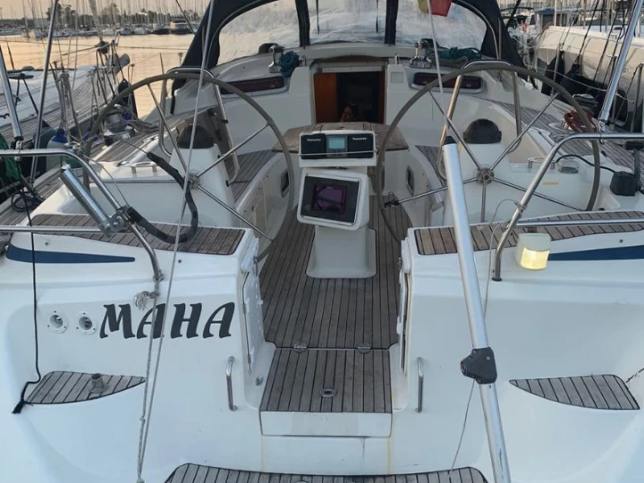 Sailboat to hire Marseille at the best price