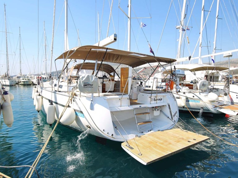 Hire Sailboat Bavaria with a boat licence