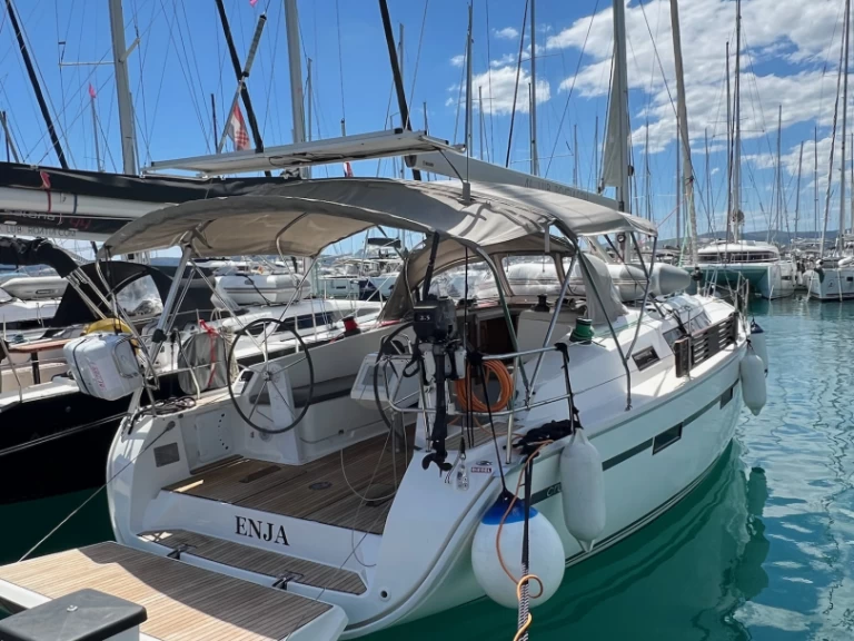Charter a Bavaria Cruiser 41 in Kaštela on Samboat