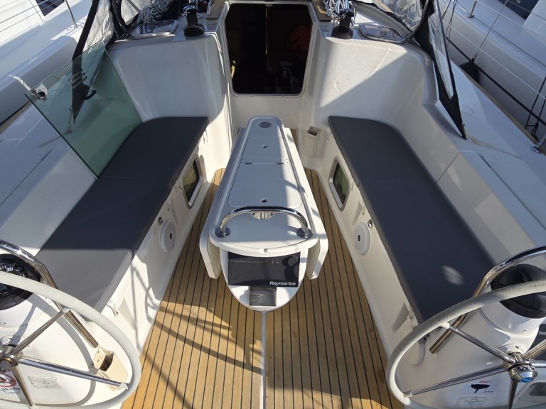 Hire Sailboat with or without skipper Jeanneau Biograd na Moru