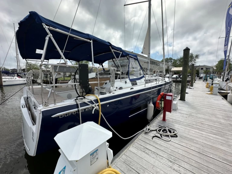 Sailboat to hire Annapolis at the best price