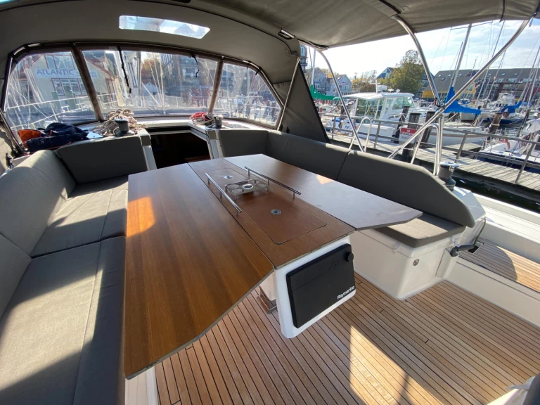 Yacht charter Annapolis - Dufour Dufour 530 on SamBoat