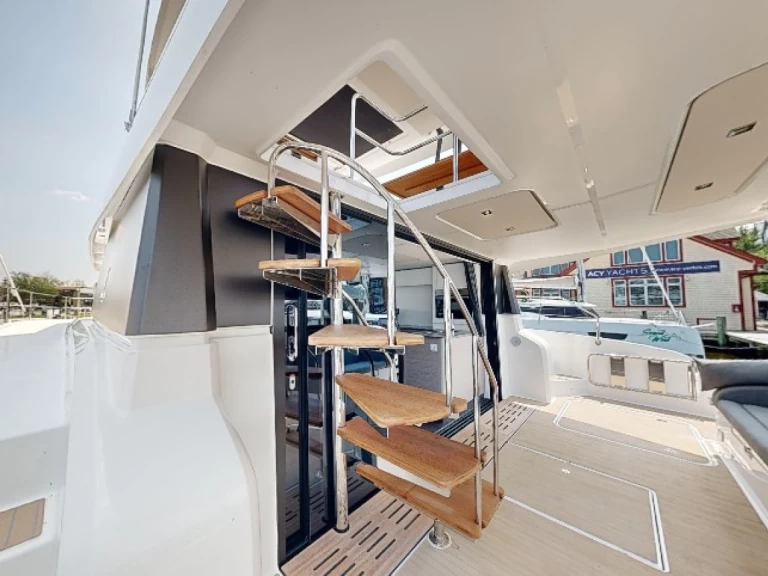 Hire Motorboat with or without skipper Fountaine Pajot Annapolis