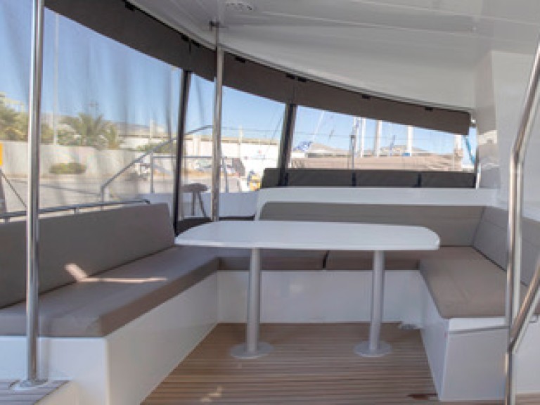 Charter a Lagoon Lagoon 450 in Kallithea on Samboat