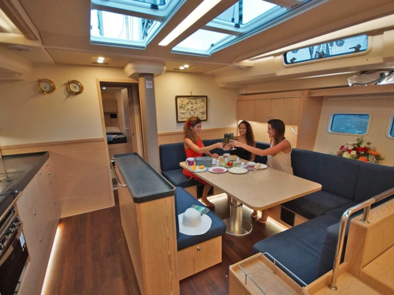 Sailboat to hire Gümbet at the best price
