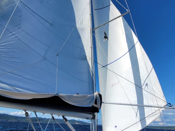 Hire Sailboat Bénéteau with a boat licence