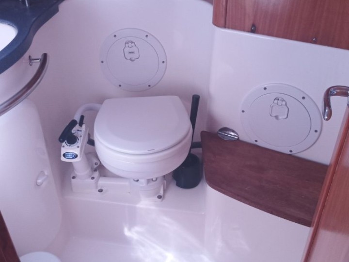 Sailboat hire in Marseille - Bavaria Bavaria 50