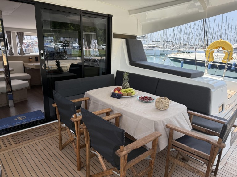 Hire Catamaran with or without skipper Lagoon Alimos