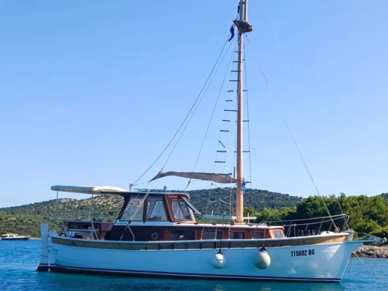 Custom Made Leut charter bareboat or skippered in  Biograd na Moru