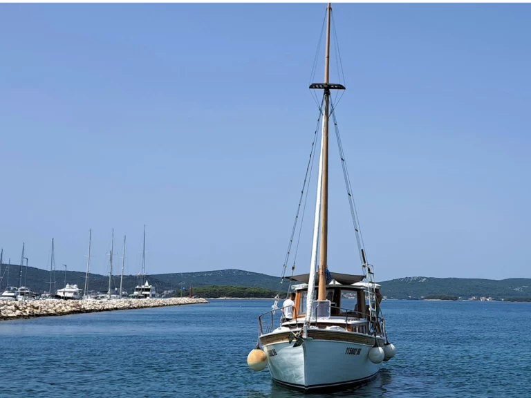 Motorboat hire in Biograd na Moru - Custom Made Leut