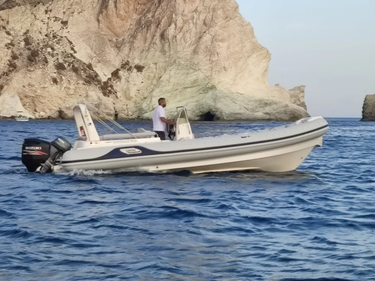 Yacht charter Oía - Marco 26 on SamBoat
