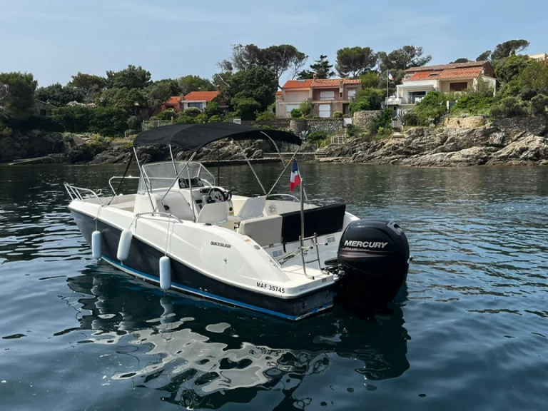 Motorboat hire in Saint-Aygulf - Quicksilver Activ 675 Open