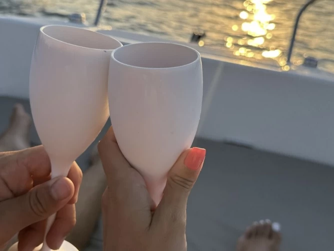 Hire Motorboat Quicksilver with a boat licence