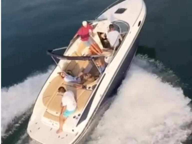 Motorboat to hire Vevey at the best price