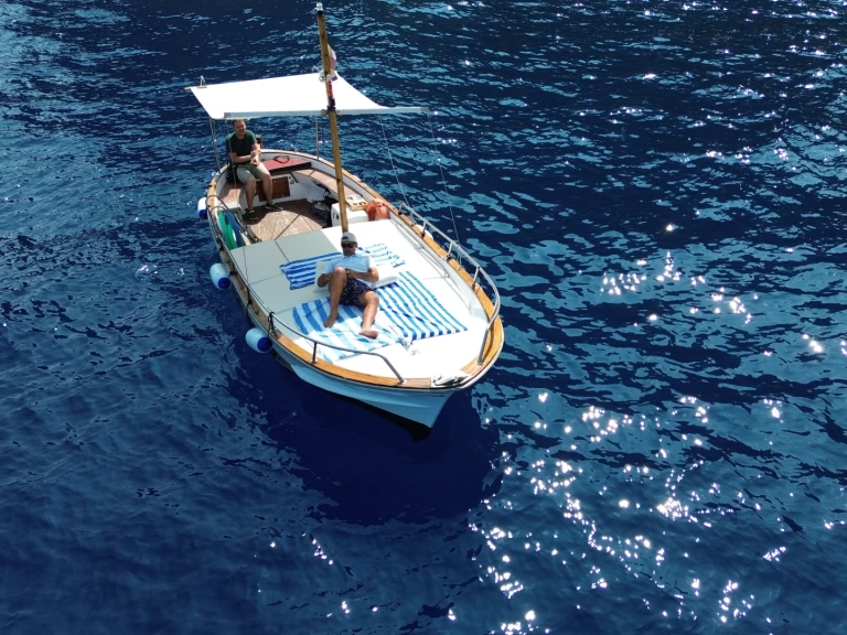 Charter a Nautica Esposito Positano Open in Capri on Samboat
