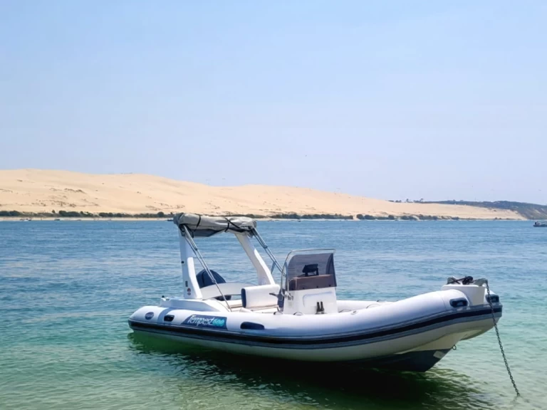 Yacht hire Grand Piquey cheap Tempest 600