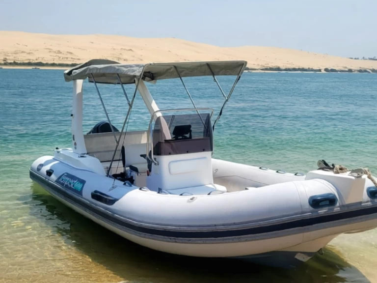 Hire RIB Capelli with a boat licence