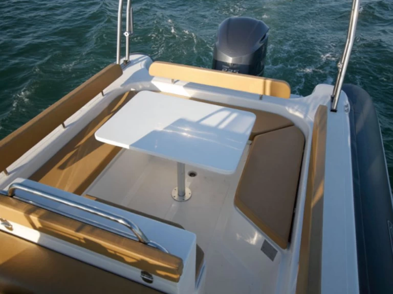 Yacht hire Palamós cheap TARPON 790 LX