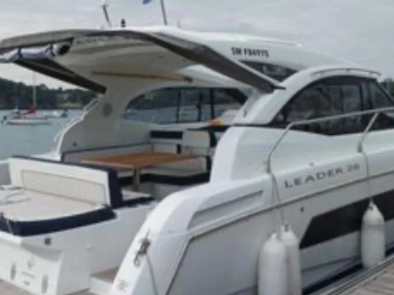 Charter a Bénéteau Cap Camarat 7.5 CC in Pinarellu on Samboat