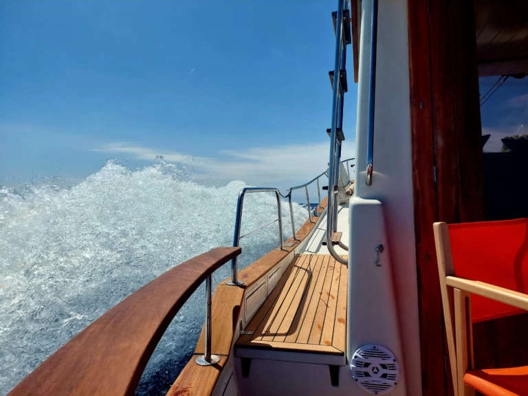 Yacht charter Sant Antoni de Portmany - Menorquin-Yachts Menorquin Yachts 120 on SamBoat