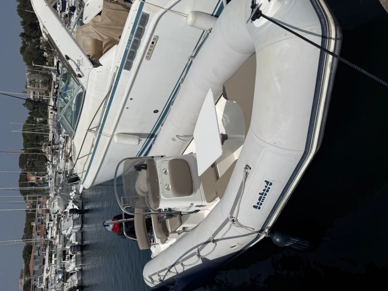Hire a Bombard Explorer 620 Saint-Raphaël