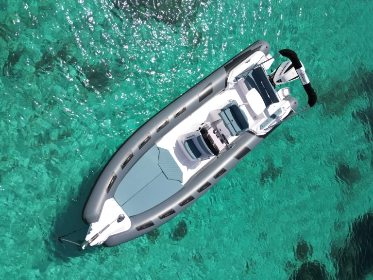 Hire RIB Ranieri with a boat licence