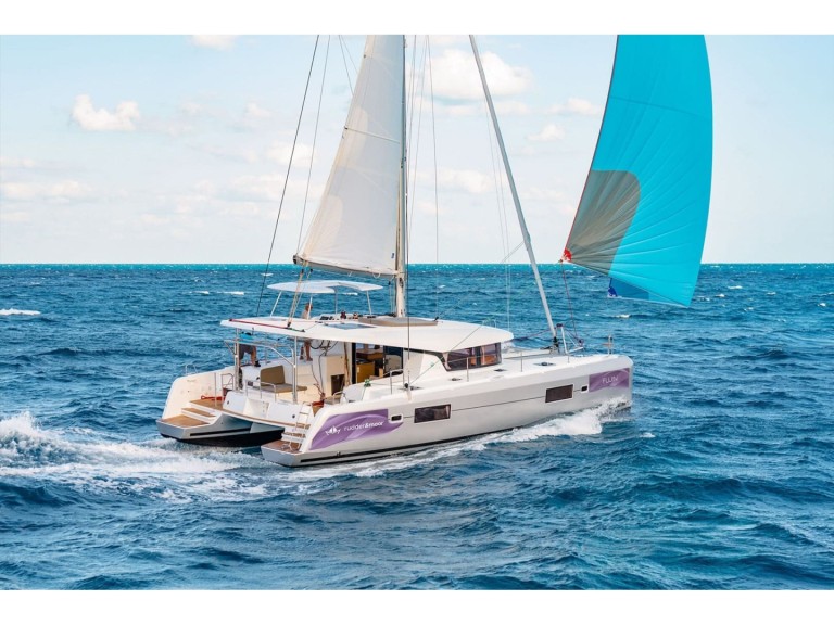 Charter a Lagoon Lagoon 42 in Marmaris on Samboat