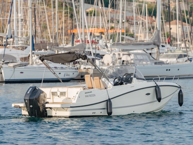 Hire Motorboat Quicksilver with a boat licence