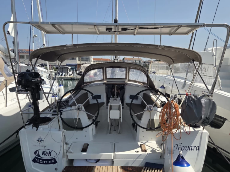 Hire Sailboat with or without skipper Jeanneau Pirovac