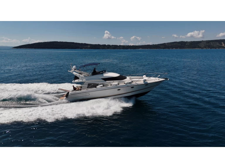 Hire Motorboat with or without skipper Sunseeker Kaštel Gomilica