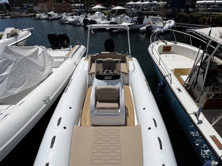 Hire RIB with or without skipper Oromarine Naples