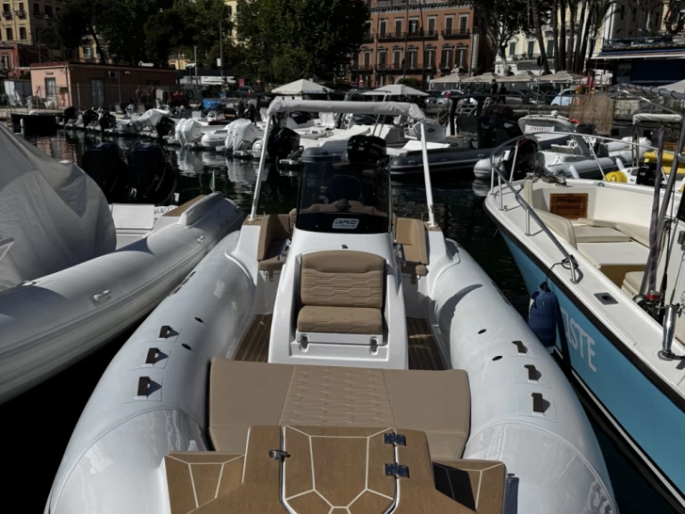 Hire RIB Oromarine with a boat licence